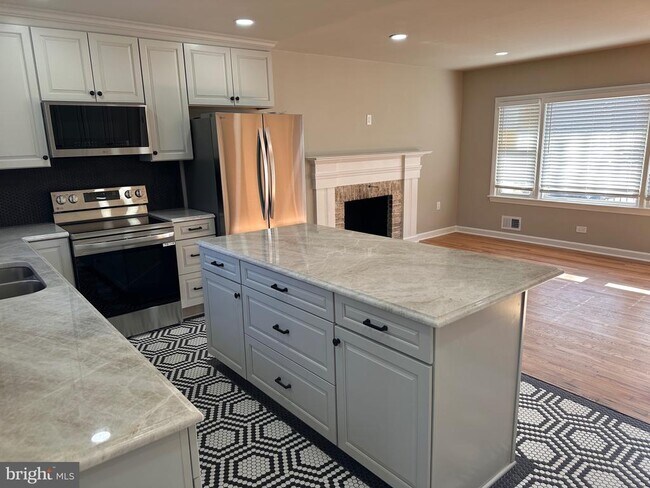 Photo - 106 North St NE