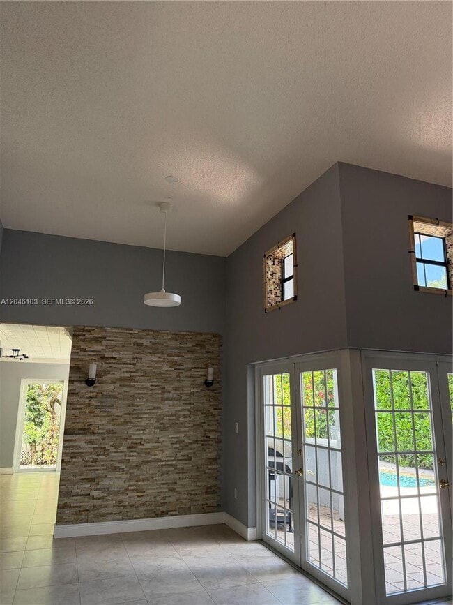 Photo - 616 SW 88th Pl E
