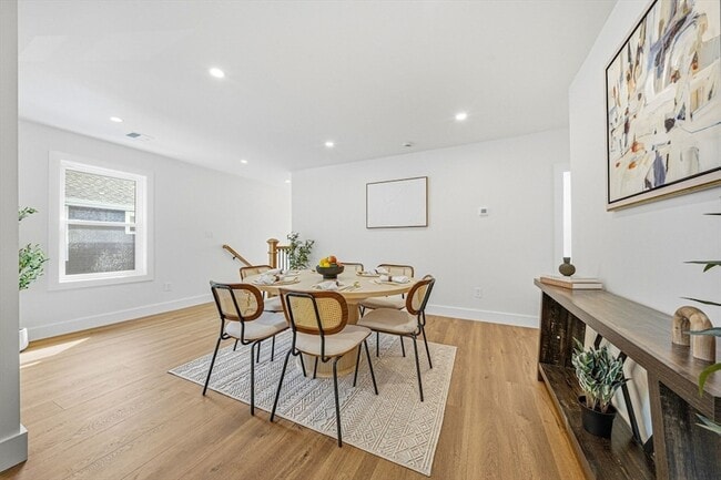 Photo - 54 Rangeley Rd