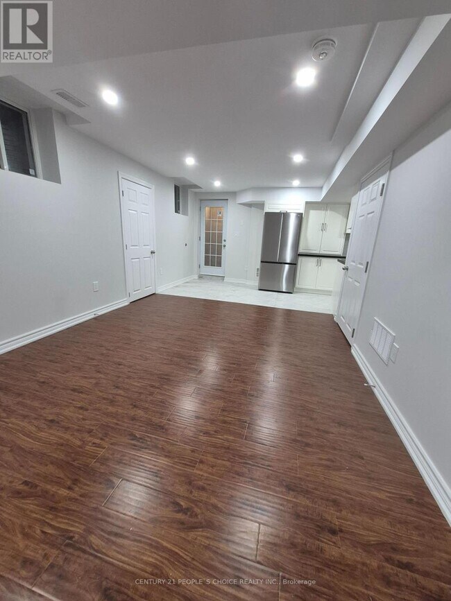 Photo - 4554 Willow Creek Dr