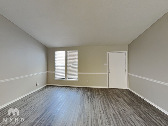 Photo - 5685 Burnette Cove