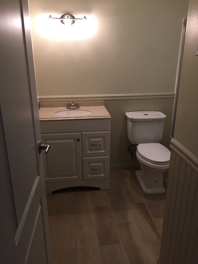 Photo - 862 Wood Ave Unit 8