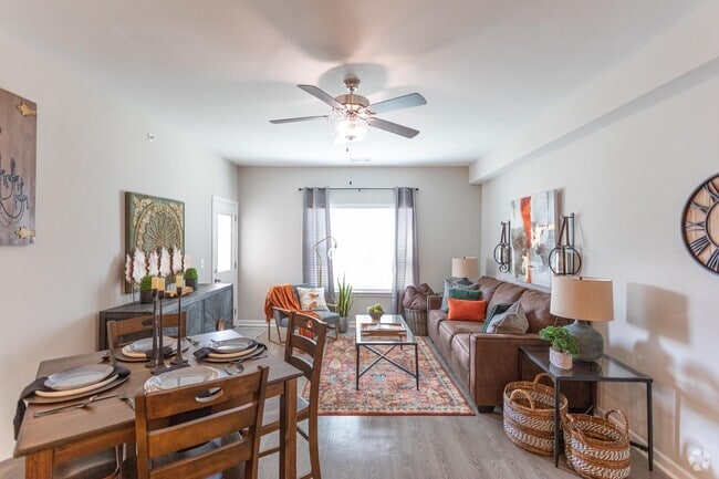 1BR, 1BA - Harmony - 863SF - Living Room