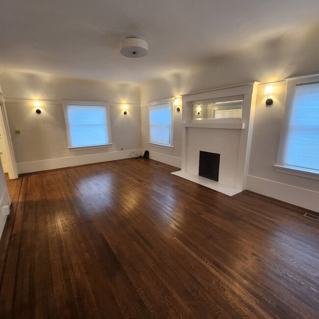 Photo - 459 Boulevard Way Unidad The Boulevard