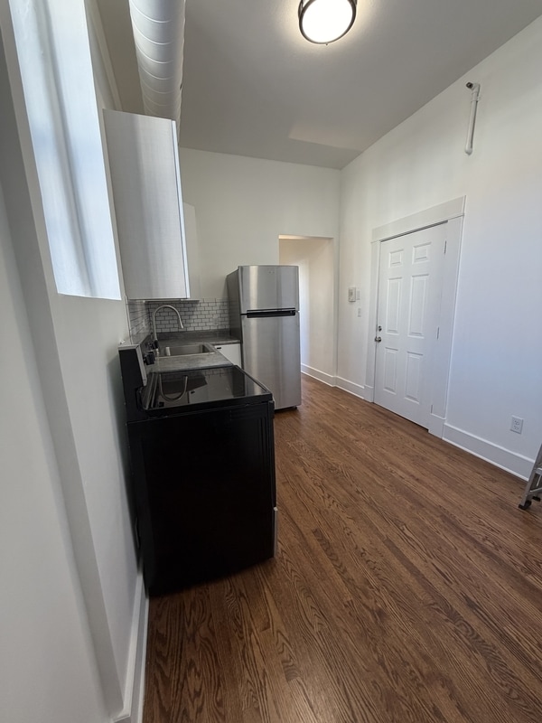 Photo - 816 Massachusetts St