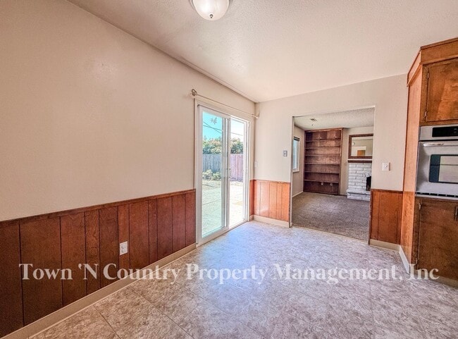Photo - 732 La Mesa Dr