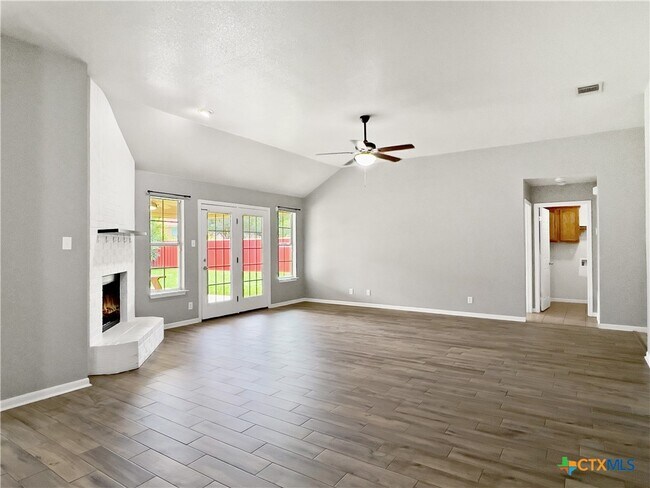 Photo - 2005 Stonehenge Dr