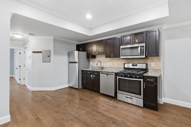 Photo - 92 Bragdon St