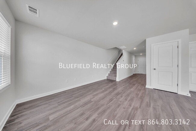 Photo - 161 Davis Dr