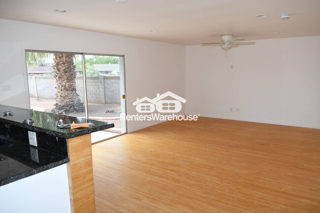 Photo - 2111 E Oxford Dr