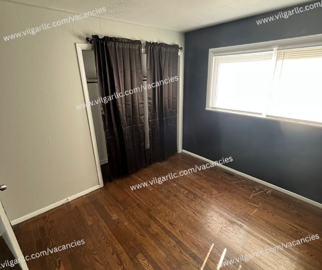 Photo - 2 large bedrooms & 1 newly updated bathroo...
