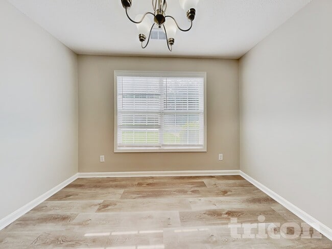 Photo - 39 Lofty Pine Ln