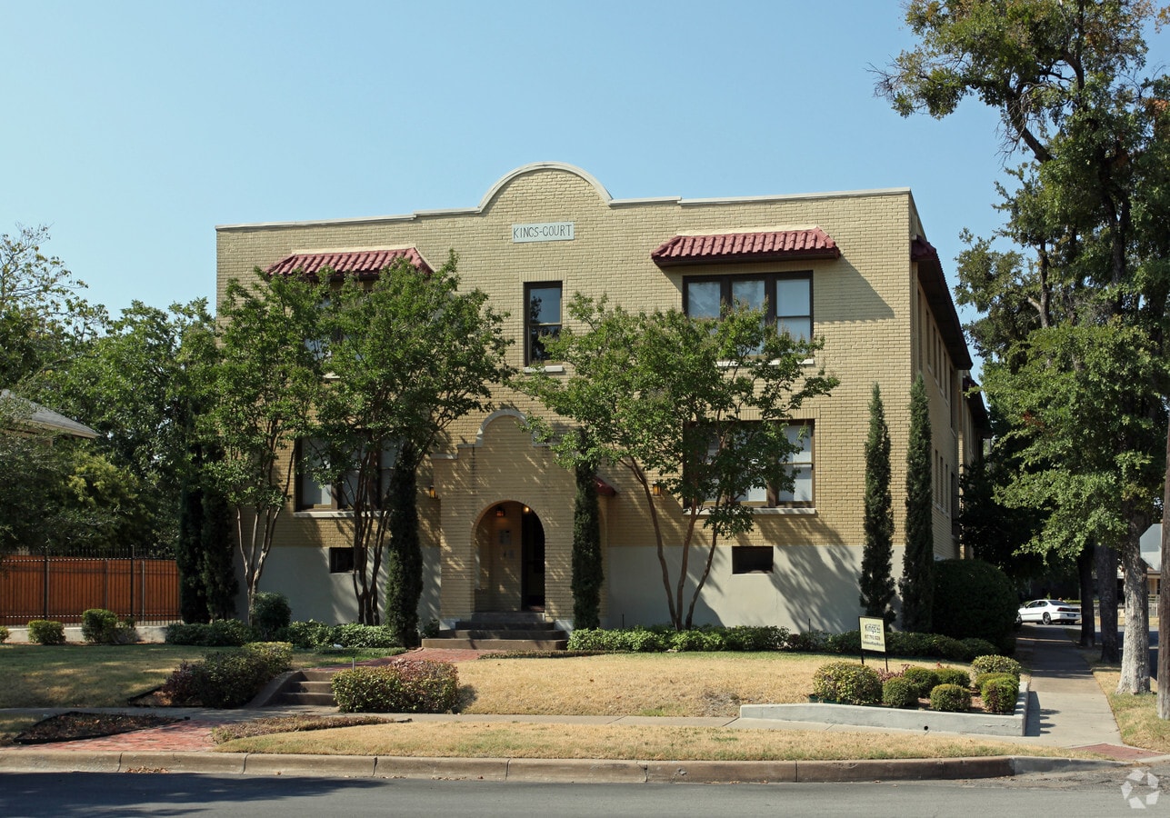 KingsCourt Apartments Dallas, TX