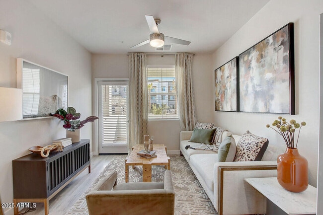 Photo - 28201 N Black Cyn Hwy Unidad 3