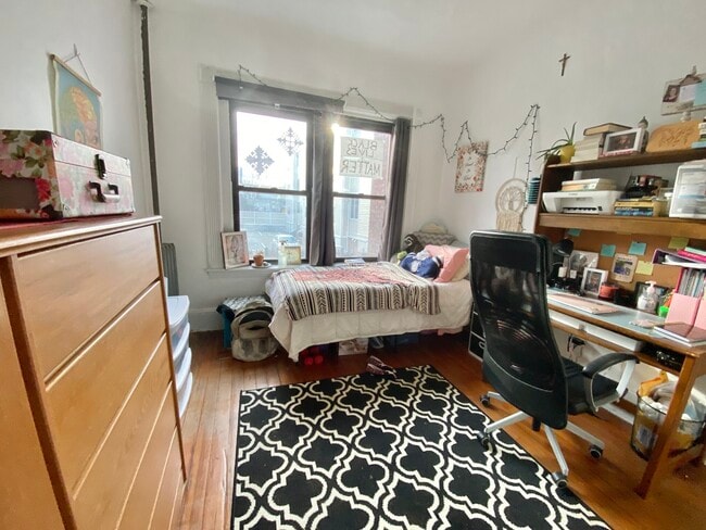 Building Photo - 239 Harvard Ave Unit 2 Rental