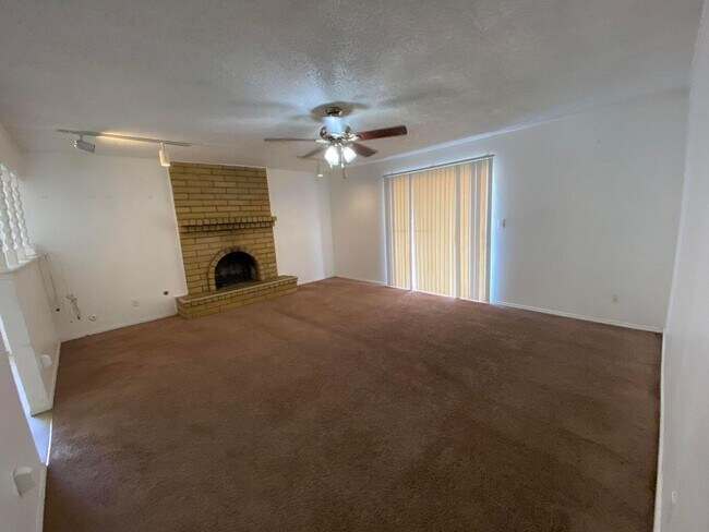 Photo - 5013 Garland Ln