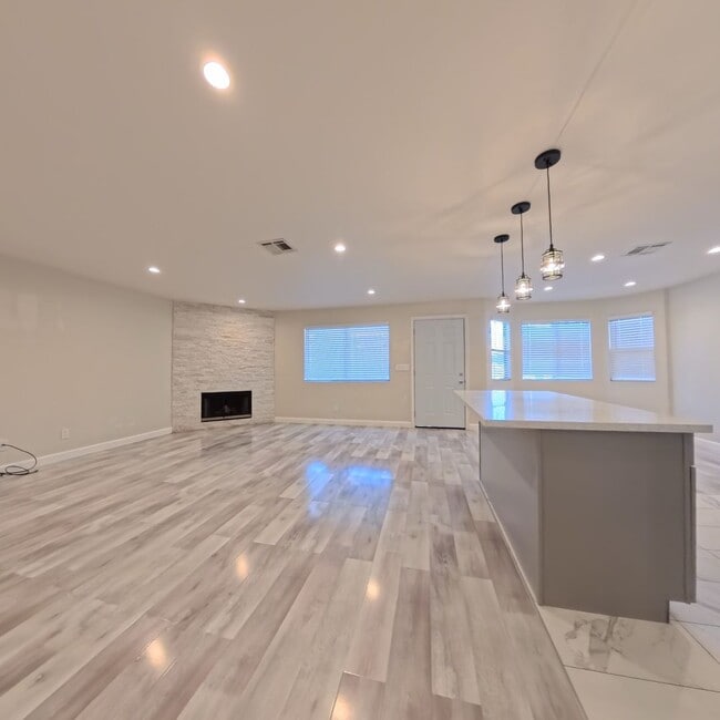 Photo - Modern style 2 Bed 2 bath Condo 1st Floor at The Lakes!