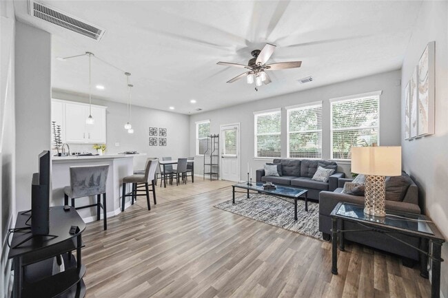 Photo - 71 Summer Haze Cir