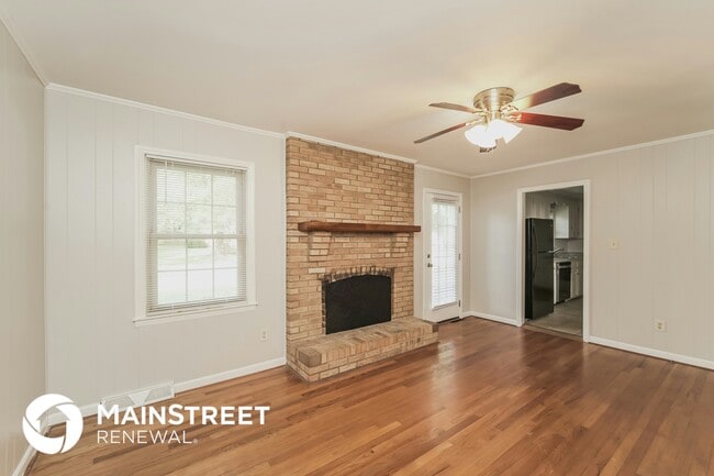 Photo - 2125 Helen Dr