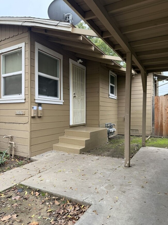 Photo - Sweet 2/1 Available NOW!!!