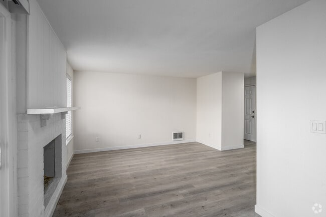 2 habitaciones, 1.5 baños - 825 pies cuadrados - Sala de estar
