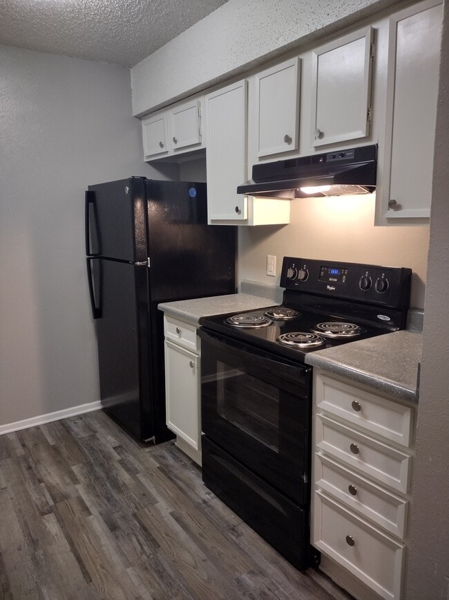Building Photo - Glen Hollow Rental