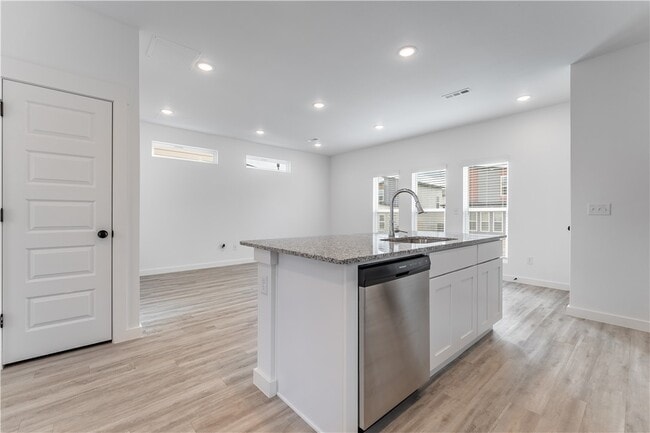 Photo - 840 Boardwalk Ave