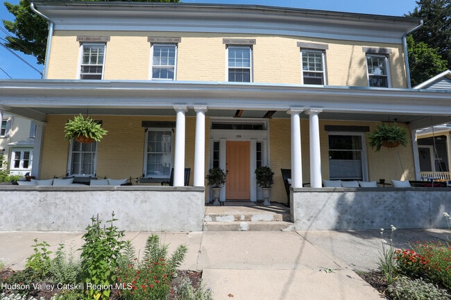 Building Photo - 109 St James St