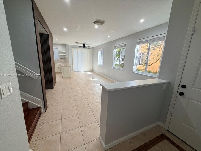 Photo - 1737 Carvelle Dr