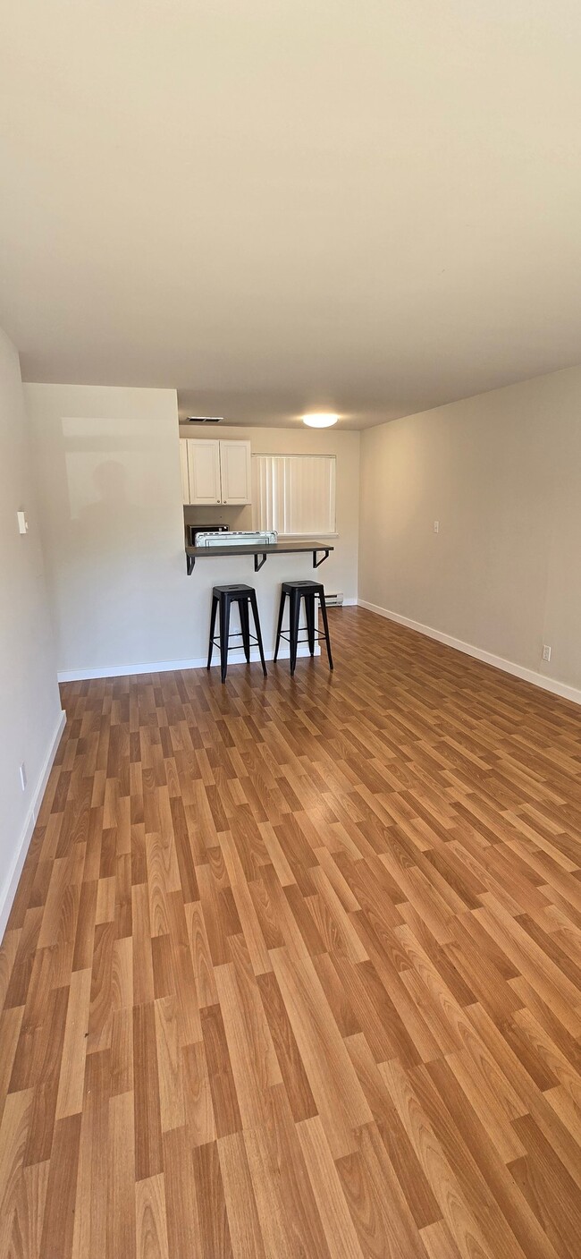 Photo - 400 NE 65th St