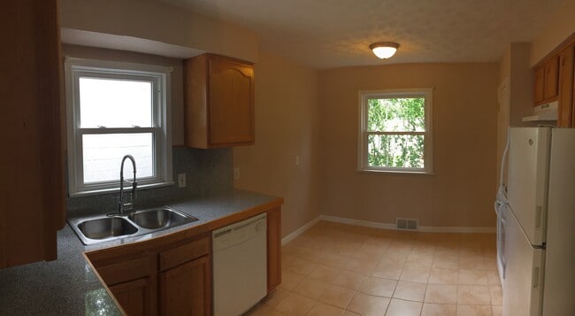 Photo - Charming ranch in wonderful neighborhood