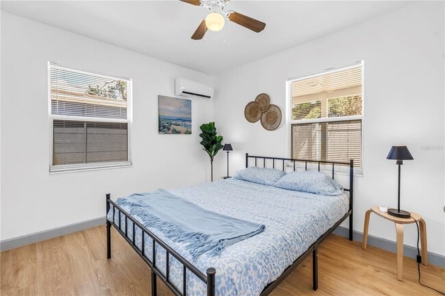 Photo - 450 47th St S