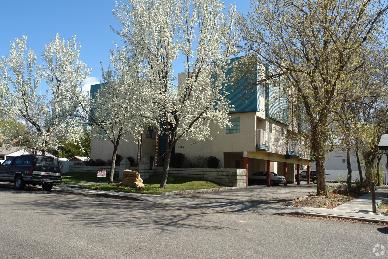 Longmont Station - Longmont Station