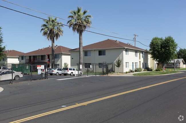 Photo - Courtyard Village