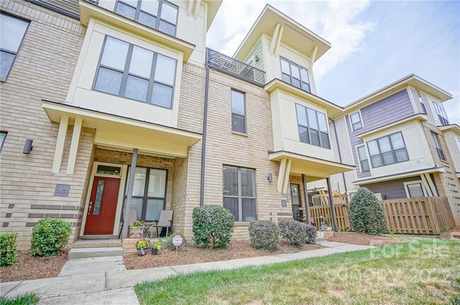 Room in Townhome on Steel Yard Ct