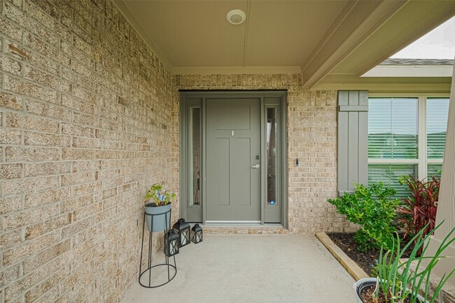 Photo - 2712 Golden Palms Ln