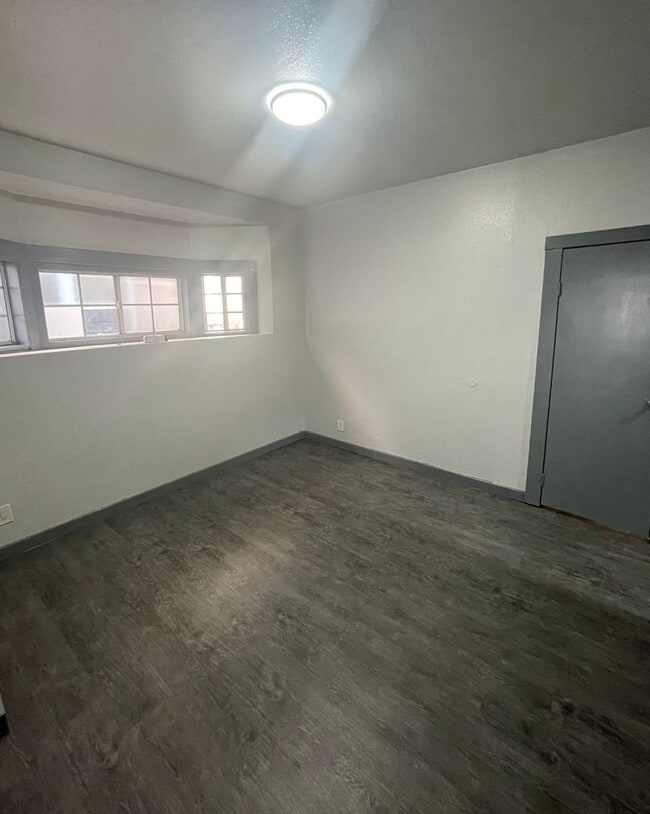 Photo - Move in Ready! 1 Bed + 1 Bath + Bonus Room for office! Unidad 914