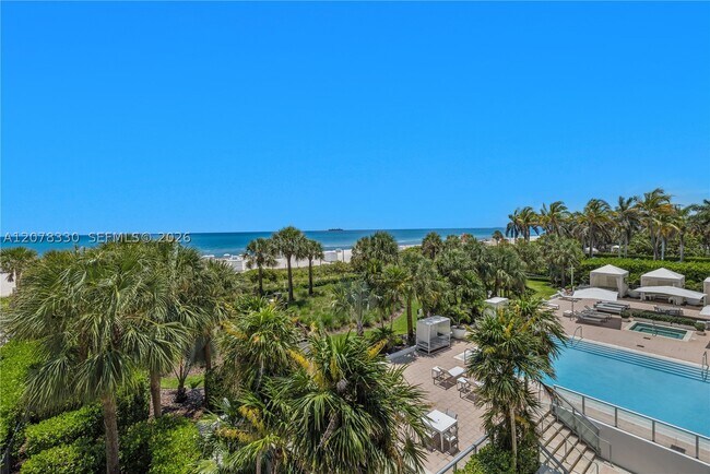 Building Photo - 3739 Collins Ave Unit N-302