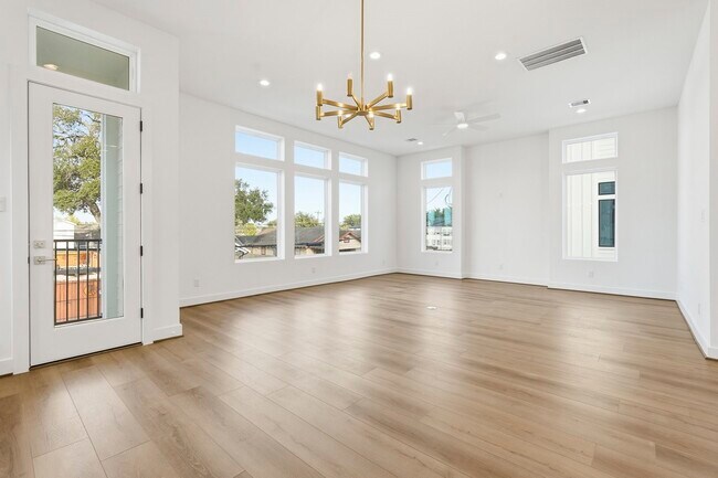 Photo - 3828 Wilmer St