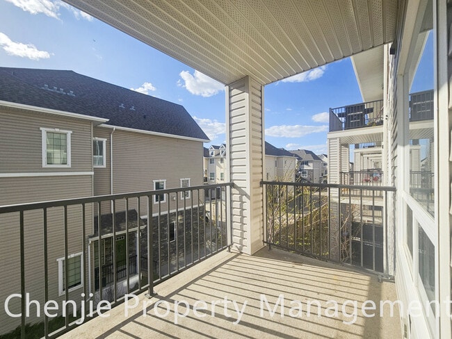 Building Photo - 7331 Terwillegar Dr S NW Unit 6315