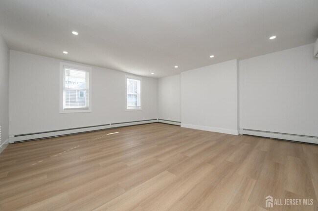 Photo - 8 Orchard St