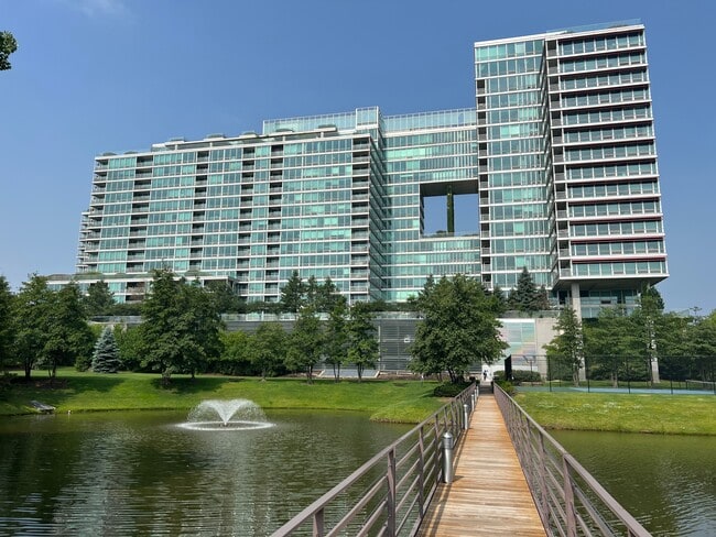 Photo - 9715 Woods Dr Unit 1601