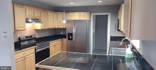 Photo - 936 Longfellow Ct