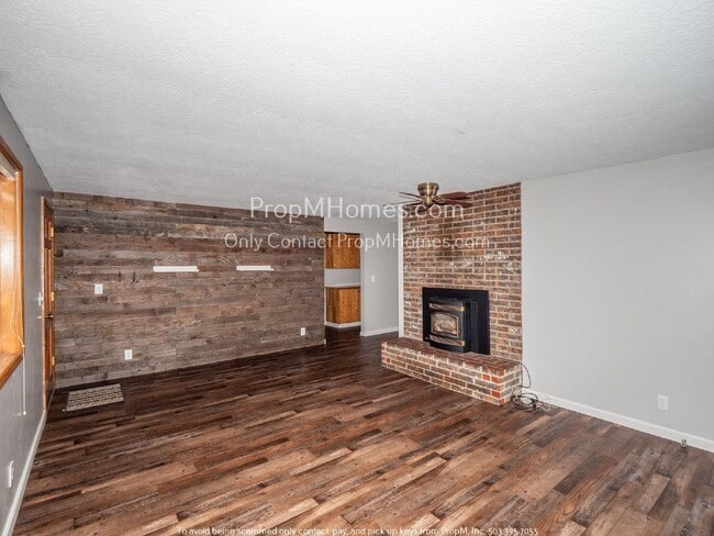 Photo - Charming Three Bedroom Ranch In Oak Grove w/ Lawn Care Included!