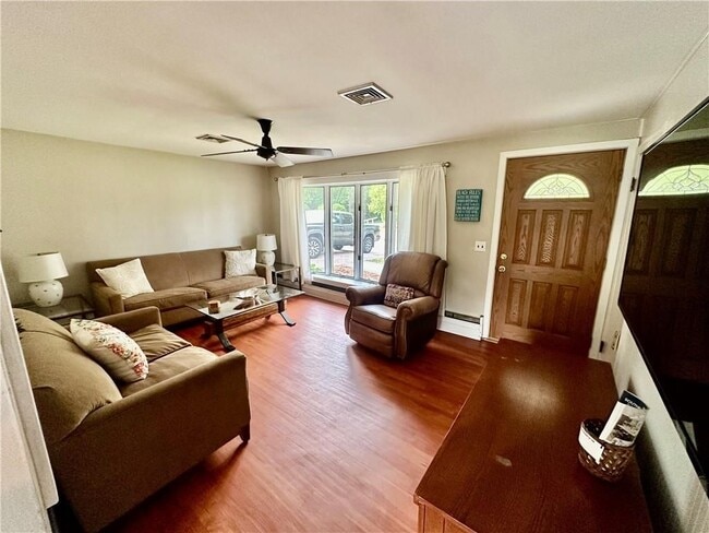 Photo - 144 S Pier Rd