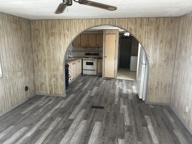 349 N Royal Palm Rd