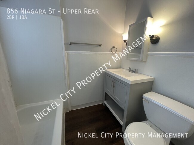 Photo - 856 Niagara St Unidad Upper Rear