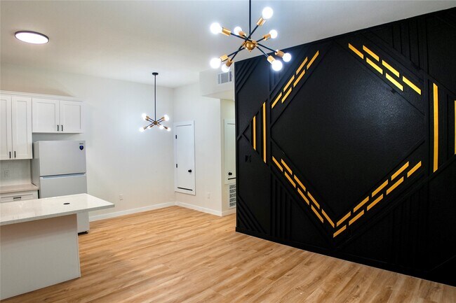 Photo - 9705 Garcroft St