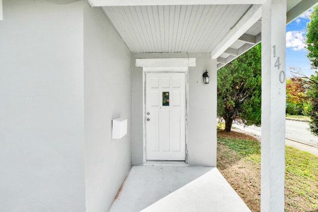 Photo - 140 Glenarm Pl