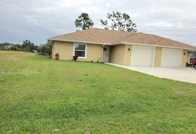 Building Photo - 1192 Oceanic Rd